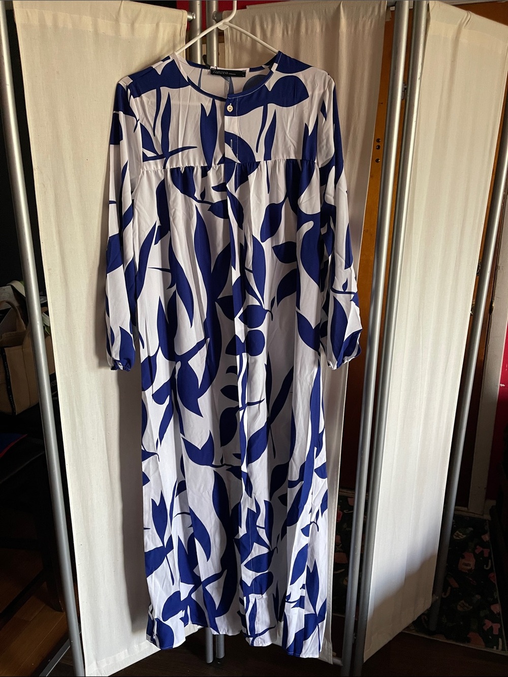 Blue and White Leaf-Print Long Caftan